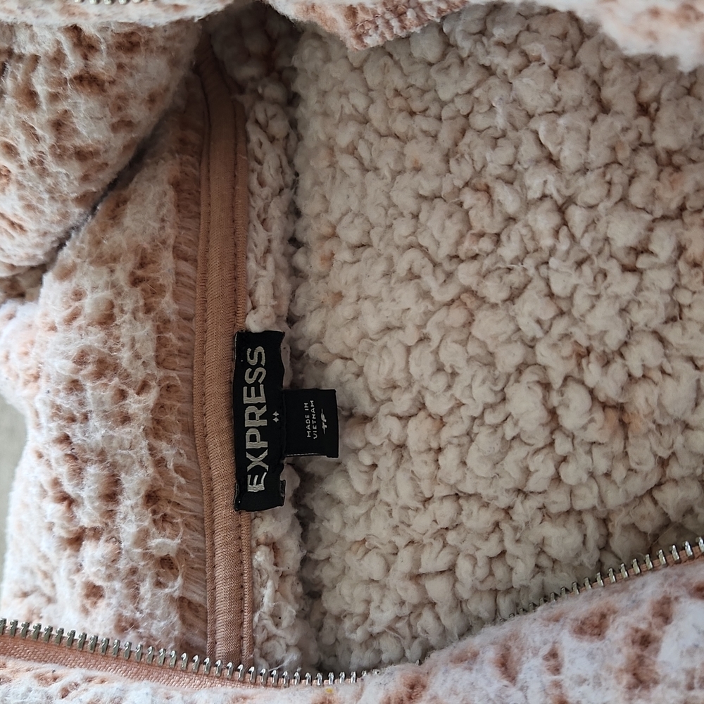 Express Cozy Oversized Pullover - Picture 7 of 9